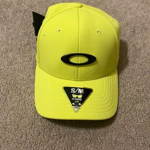 NWT Oakley Cap